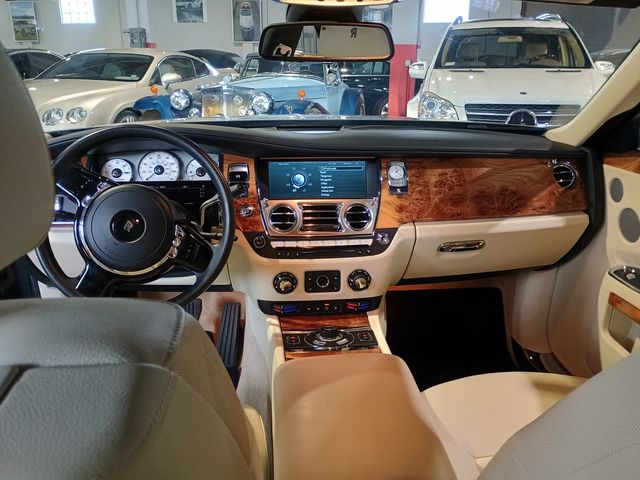 2011 Rolls-Royce Ghost 4dr Sedan Clean Carfax - 22933778 - 24