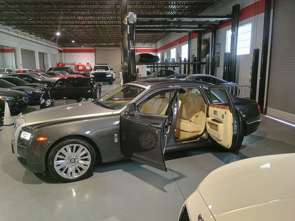 2011 Rolls-Royce Ghost 4dr Sedan Clean Carfax - 22933778 - 25