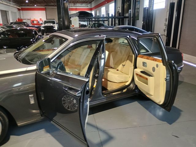 2011 Rolls-Royce Ghost 4dr Sedan Clean Carfax - 22933778 - 26