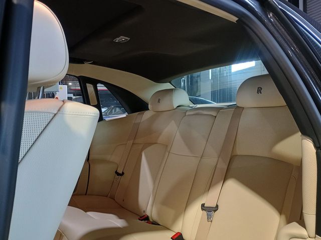 2011 Rolls-Royce Ghost 4dr Sedan Clean Carfax - 22933778 - 30