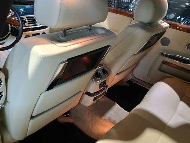 2011 Rolls-Royce Ghost 4dr Sedan Clean Carfax - 22933778 - 31