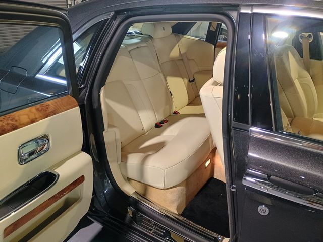 2011 Rolls-Royce Ghost 4dr Sedan Clean Carfax - 22933778 - 34