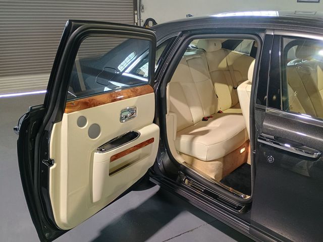 2011 Rolls-Royce Ghost 4dr Sedan Clean Carfax - 22933778 - 35