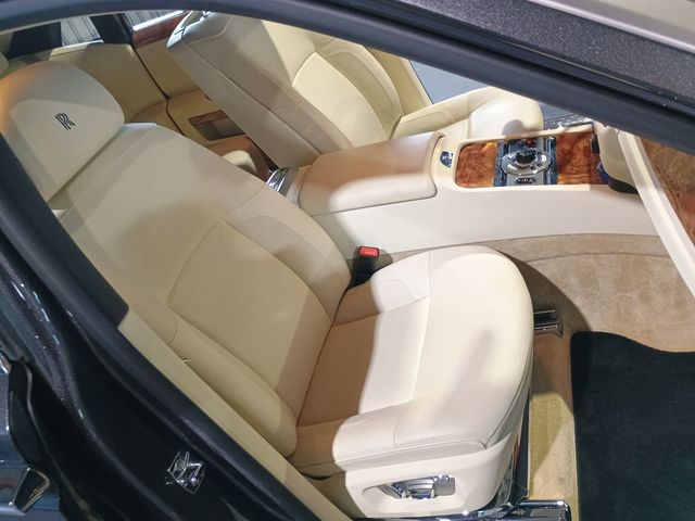 2011 Rolls-Royce Ghost 4dr Sedan Clean Carfax - 22933778 - 38