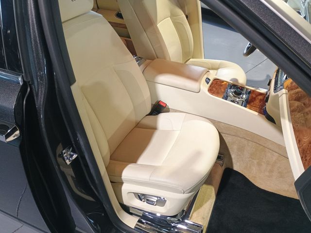 2011 Rolls-Royce Ghost 4dr Sedan Clean Carfax - 22933778 - 39