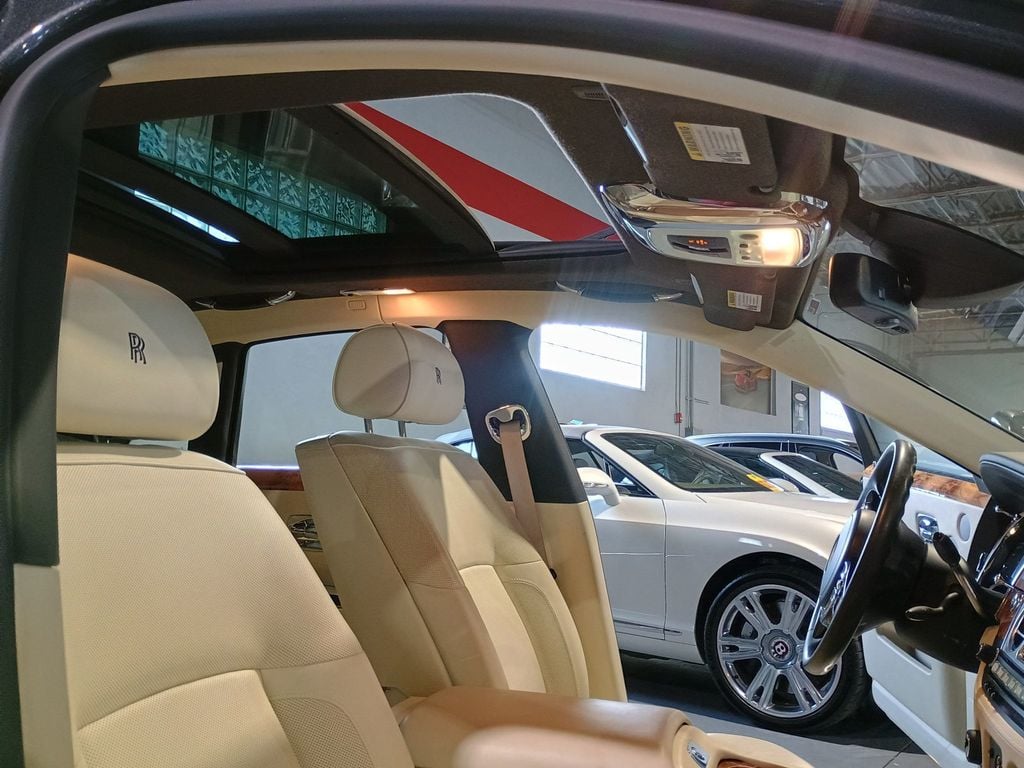 2011 Rolls-Royce Ghost 4dr Sedan Clean Carfax - 22933778 - 40