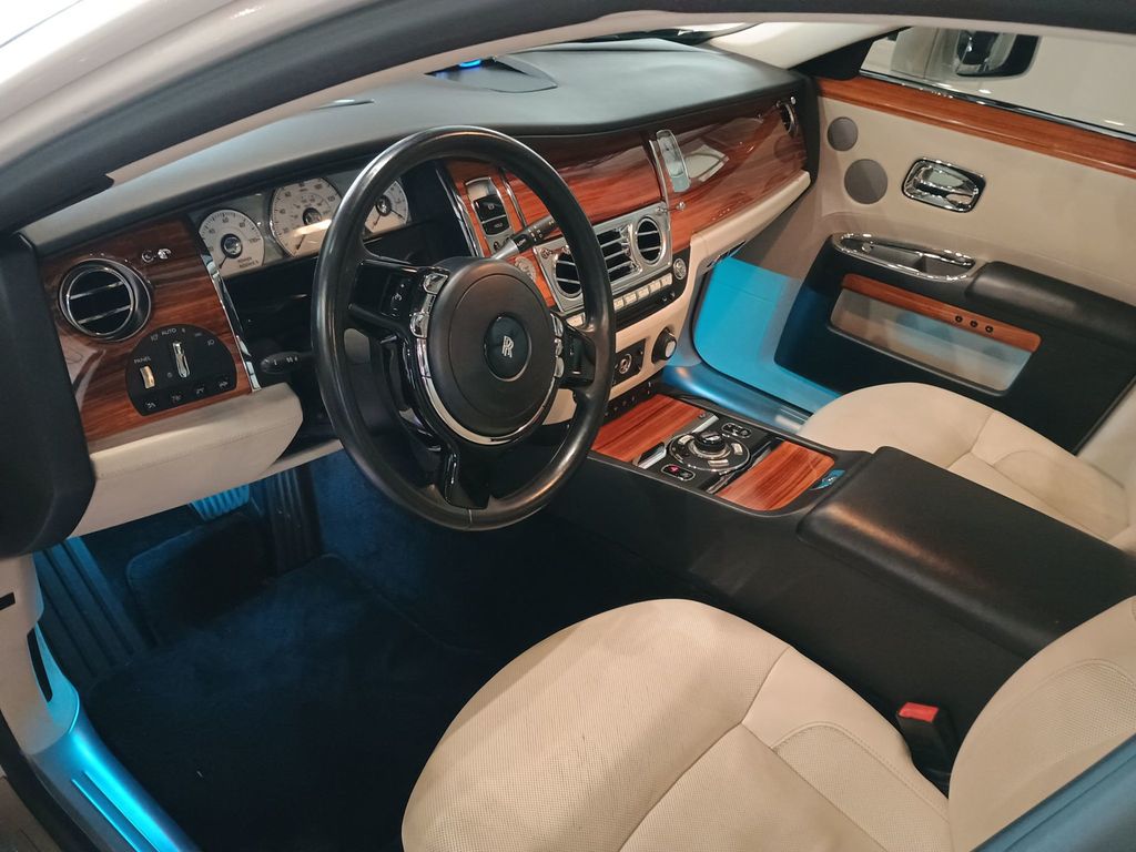 2011 Rolls-Royce Ghost 4dr Sedan Clean Carfax - 23061392 - 9