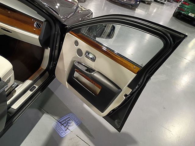 2011 Rolls-Royce Ghost 4dr Sedan Clean Carfax - 23099042 - 38