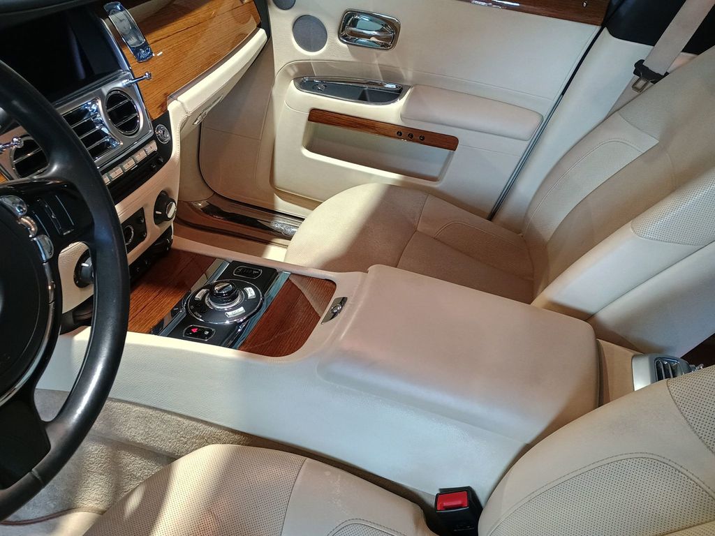 2011 Rolls-Royce Ghost 4dr Sedan Clean Carfax Florida Car - 23005354 - 17