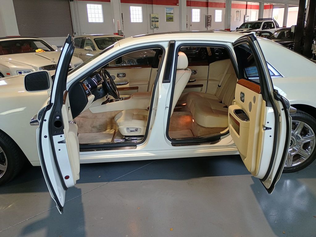 2011 Rolls-Royce Ghost 4dr Sedan Clean Carfax Florida Car - 23005354 - 25