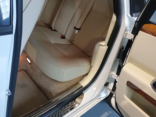 2011 Rolls-Royce Ghost 4dr Sedan Clean Carfax Florida Car - 23005354 - 27