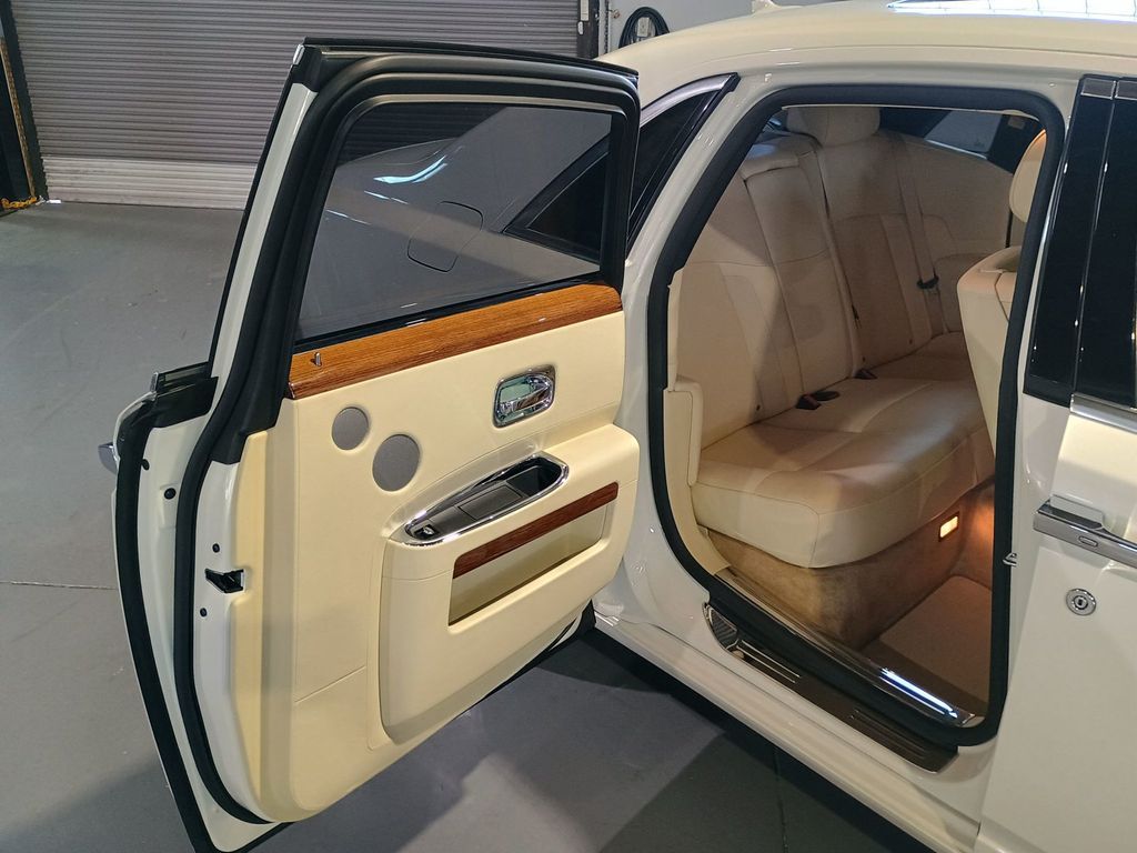 2011 Rolls-Royce Ghost 4dr Sedan Clean Carfax Florida Car - 23005354 - 33