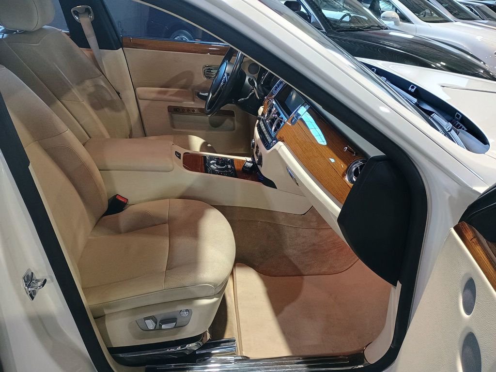 2011 Rolls-Royce Ghost 4dr Sedan Clean Carfax Florida Car - 23005354 - 34