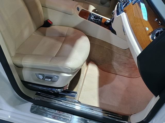 2011 Rolls-Royce Ghost 4dr Sedan Clean Carfax Florida Car - 23005354 - 35
