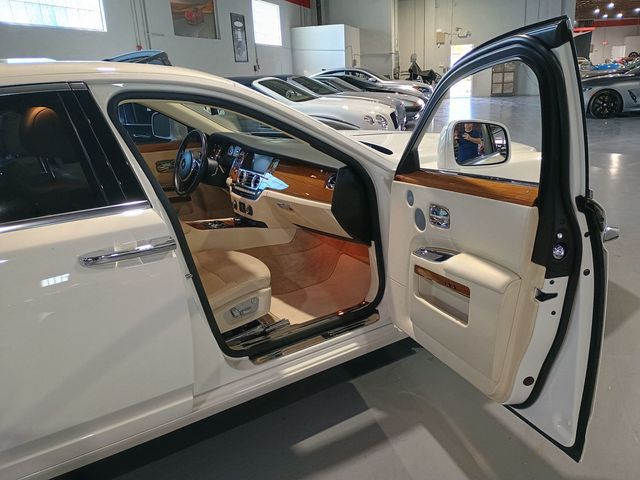 2011 Rolls-Royce Ghost 4dr Sedan Clean Carfax Florida Car - 23005354 - 38