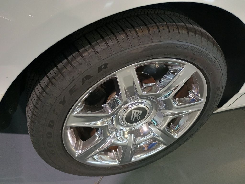 2011 Rolls-Royce Ghost 4dr Sedan Clean Carfax Florida Car - 23005354 - 47