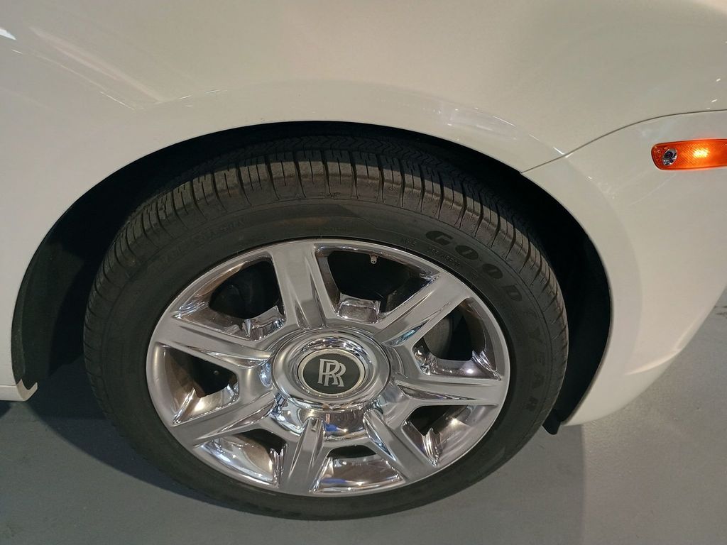 2011 Rolls-Royce Ghost 4dr Sedan Clean Carfax Florida Car - 23005354 - 48