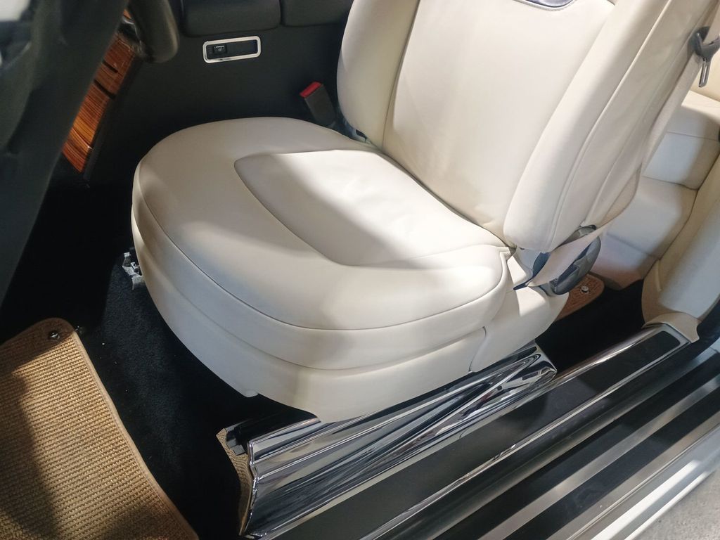 2011 Rolls-Royce Phantom Coupe 2dr Drophead Clean Carfax Florida Car - 22987439 - 16