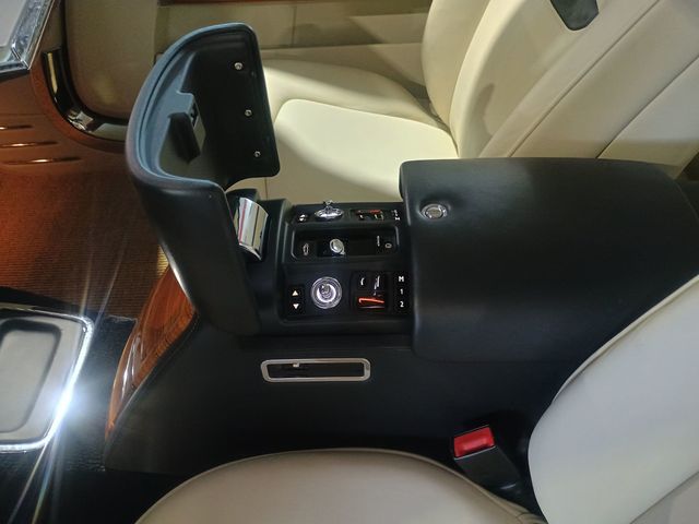 2011 Rolls-Royce Phantom Coupe 2dr Drophead Clean Carfax Florida Car - 22987439 - 28