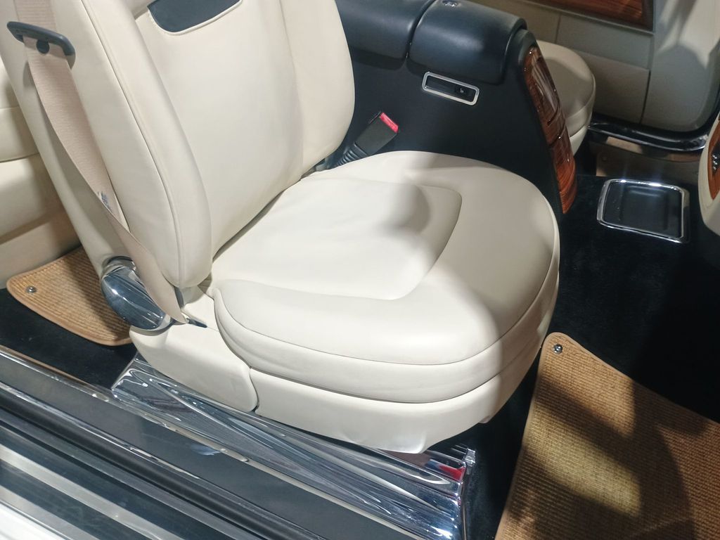 2011 Rolls-Royce Phantom Coupe 2dr Drophead Clean Carfax Florida Car - 22987439 - 40