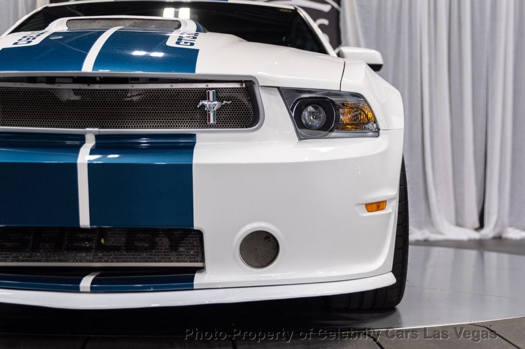 2011 Ford Mustang GT photo 12