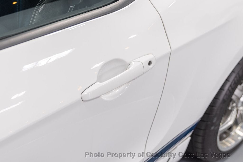 2011 Ford Mustang GT photo 18