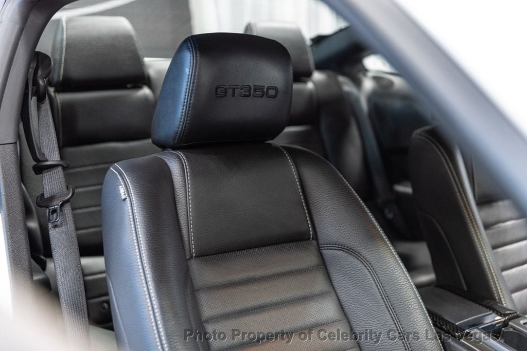 2011 Ford Mustang GT photo 30