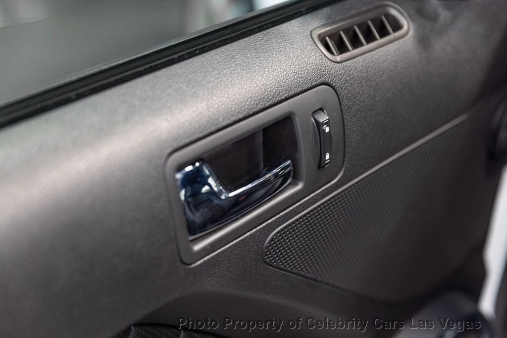 2011 Ford Mustang GT photo 35