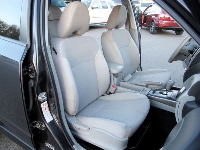 2011 Subaru Forester 4dr Automatic 2.5X Premium w/All-W Pkg & TomTom Nv PZEV - 22418517 - 17
