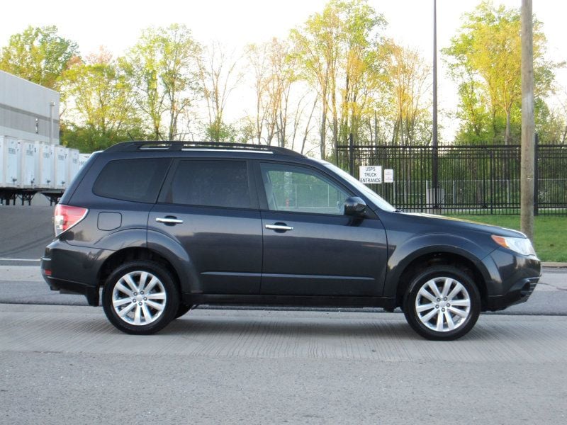 2011 Subaru Forester 4dr Automatic 2.5X Premium w/All-W Pkg & TomTom Nv PZEV - 22418517 - 6