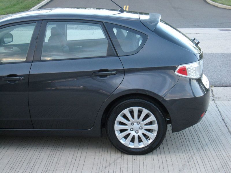 2011 Subaru Impreza 2.5i Premium photo 11
