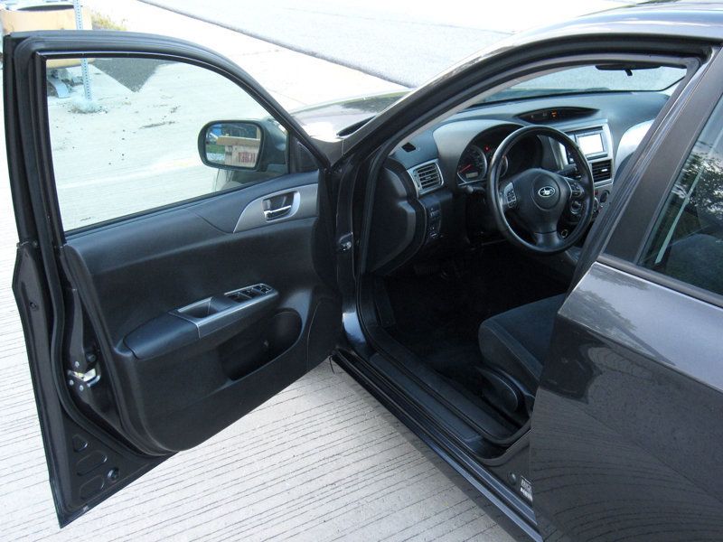 2011 Subaru Impreza 2.5i Premium photo 16