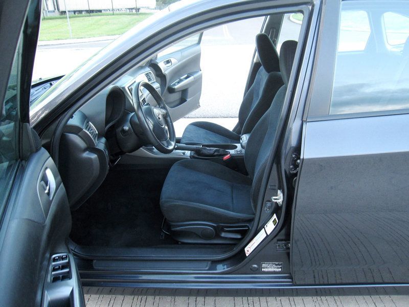 2011 Subaru Impreza 2.5i Premium photo 17