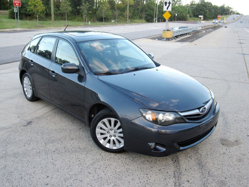 2011 Subaru Impreza 2.5i Premium photo 2