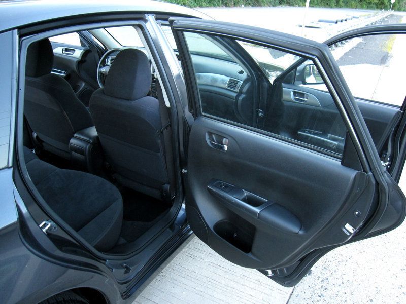 2011 Subaru Impreza 2.5i Premium photo 26