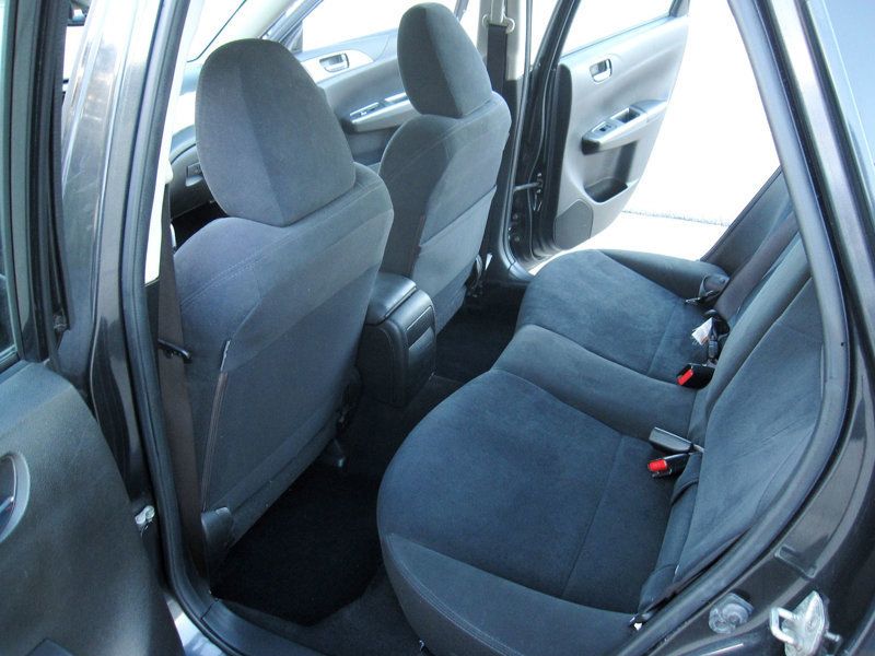 2011 Subaru Impreza 2.5i Premium photo 28