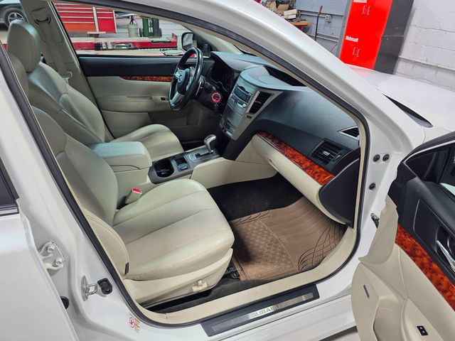 2011 Subaru Legacy 4dr Sedan H4 Automatic 2.5i Ltd Pwr Moon - 22994131 - 24