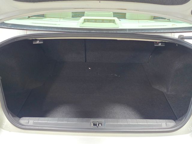 2011 Subaru Legacy 4dr Sedan H4 Automatic 2.5i Ltd Pwr Moon - 22994131 - 29