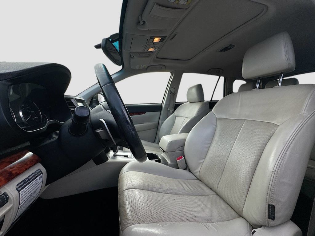 2011 Subaru Outback 2.5i Limited AWD 4dr Wagon - 22950333 - 10