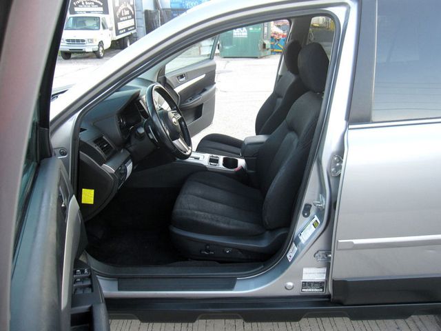 2011 Subaru Outback 4dr Wagon H4 Automatic 2.5i Prem AWP/Pwr Moon - 23037194 - 16