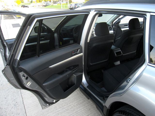 2011 Subaru Outback 4dr Wagon H4 Automatic 2.5i Prem AWP/Pwr Moon - 23037194 - 24