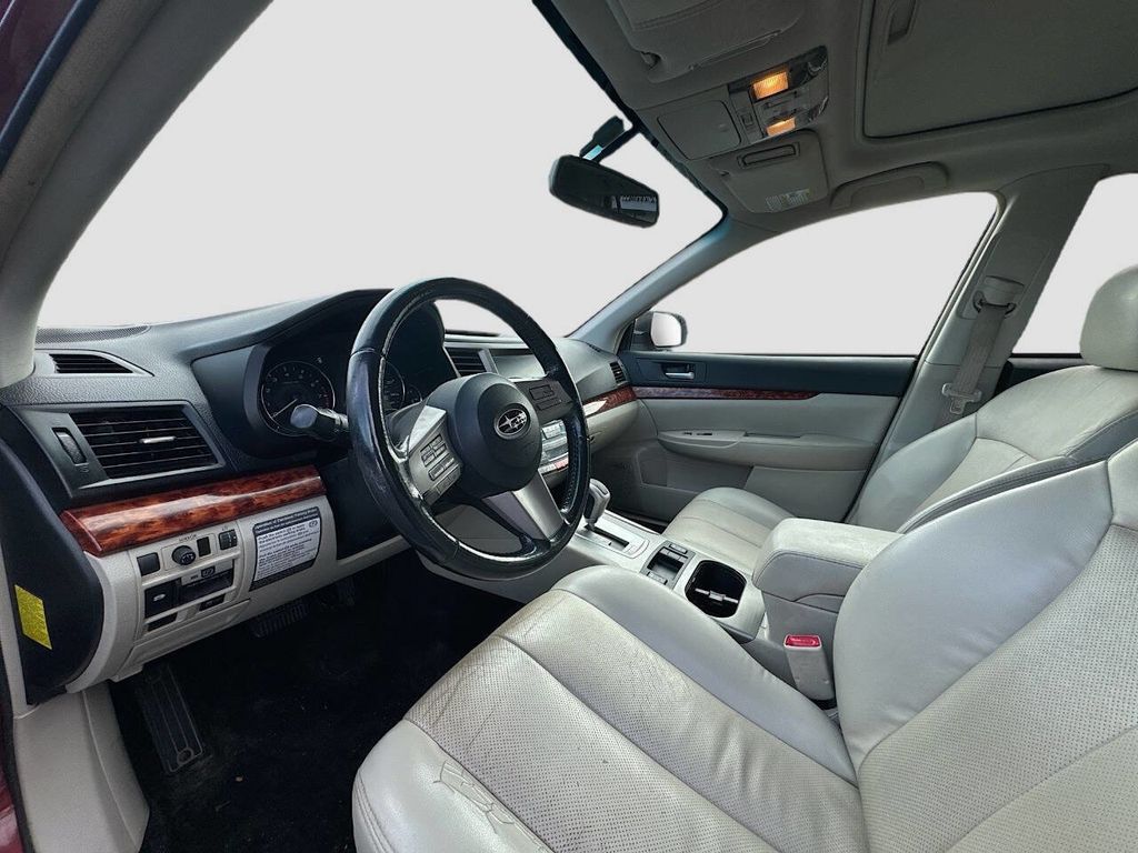 2011 Subaru Outback Limited Trim - Sunroof - Woodgrain Interior - 22950333 - 9