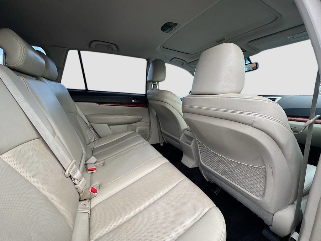 2011 Subaru Outback Limited Trim - Sunroof - Woodgrain Interior - 22950333 - 13