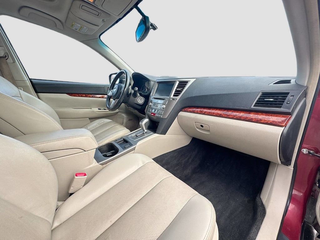 2011 Subaru Outback Limited Trim - Sunroof - Woodgrain Interior - 22950333 - 15