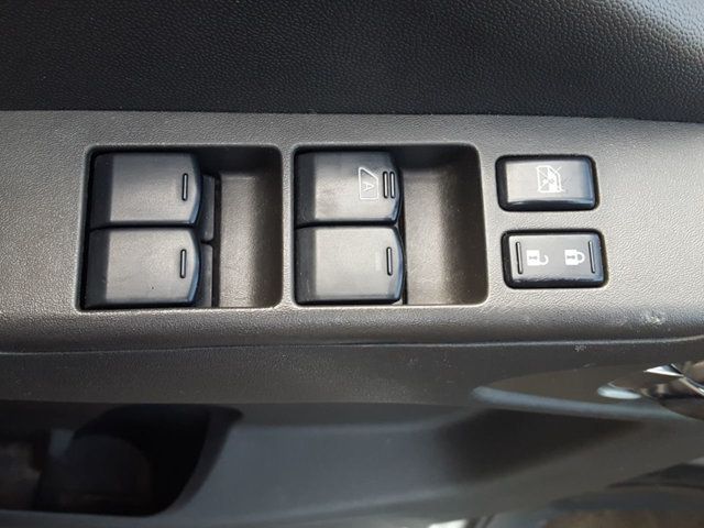 2011 Suzuki Equator 4WD Crew Cab V6 Automatic Sport Long Bed - 18237844 - 14