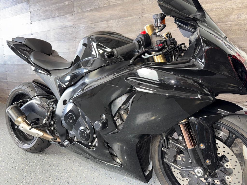 2011 Suzuki GSX-R1000 SUPER CLEAN! - 23022991 | Video 2