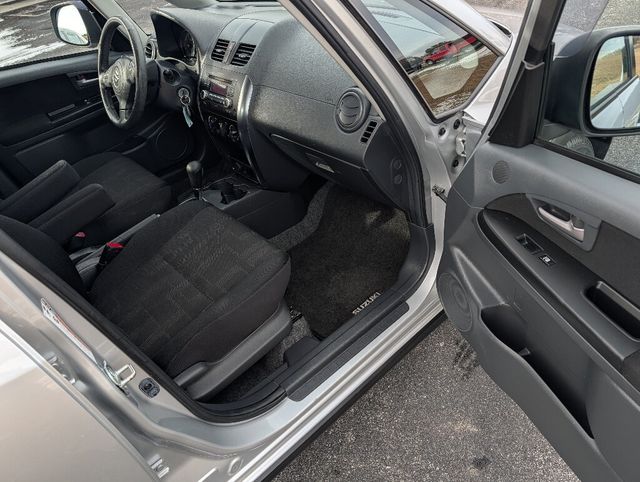 2011 Suzuki SX4 All Wheel Drive Fuel Sipper - 22969111 - 28