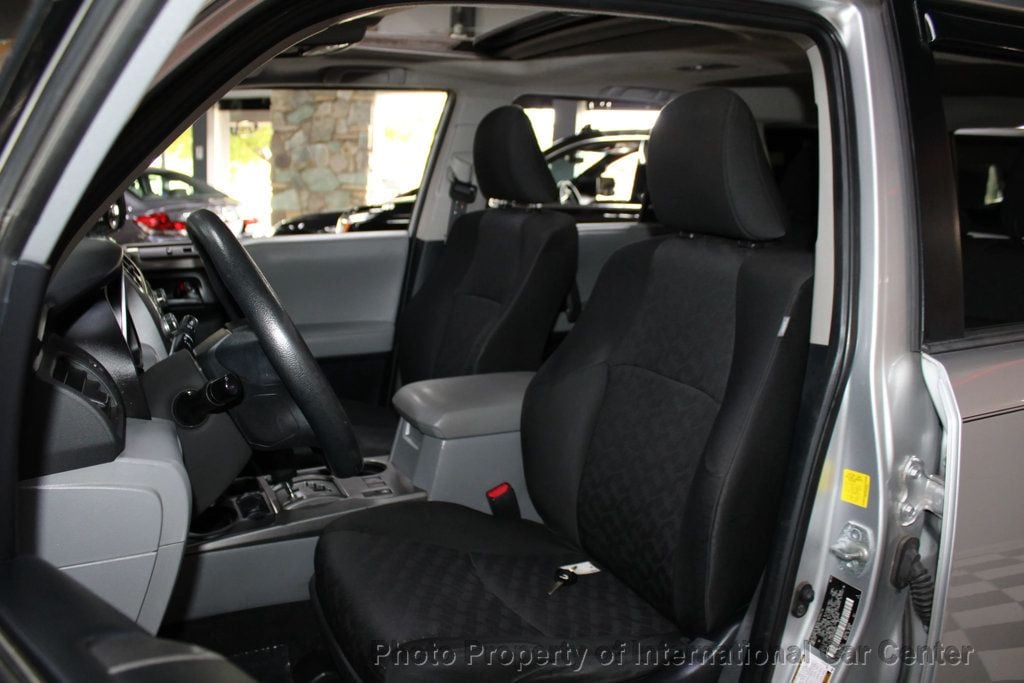 2011 Toyota 4Runner SR5 photo 6