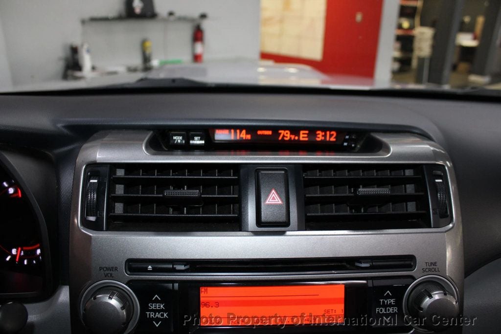 2011 Toyota 4Runner SR5 photo 16