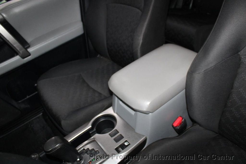 2011 Toyota 4Runner SR5 photo 17